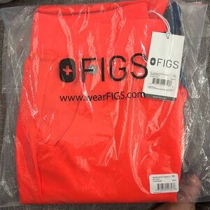 Figs Zamora Petite Jogger Scrub Pants in Hot Coral